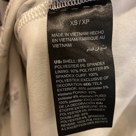 WHBM- beautiful v-neck- blouse - Picture 7 of 8